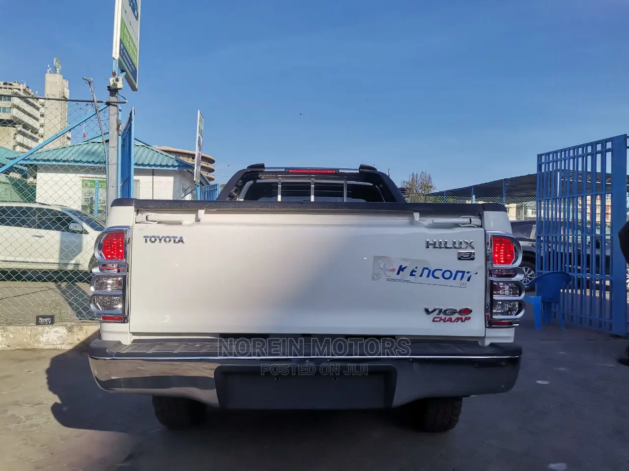 Toyota Hilux 2014 White