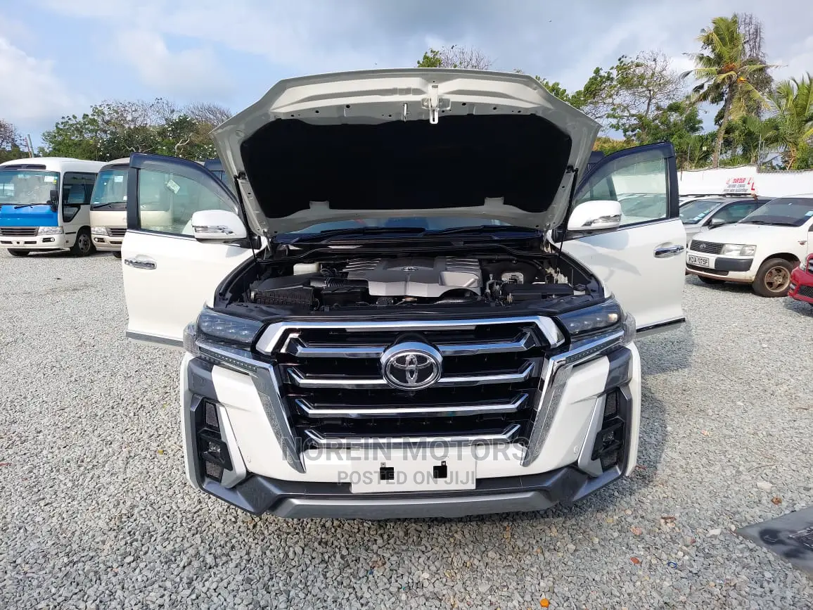Toyota Land Cruiser 2014 4.6 V8 ZX Pearl