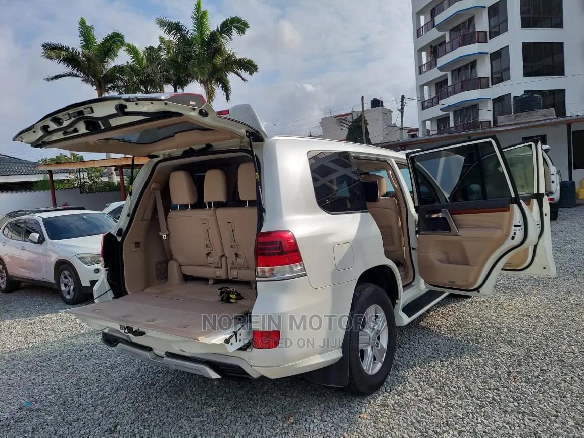Toyota Land Cruiser 2014 4.6 V8 ZX Pearl