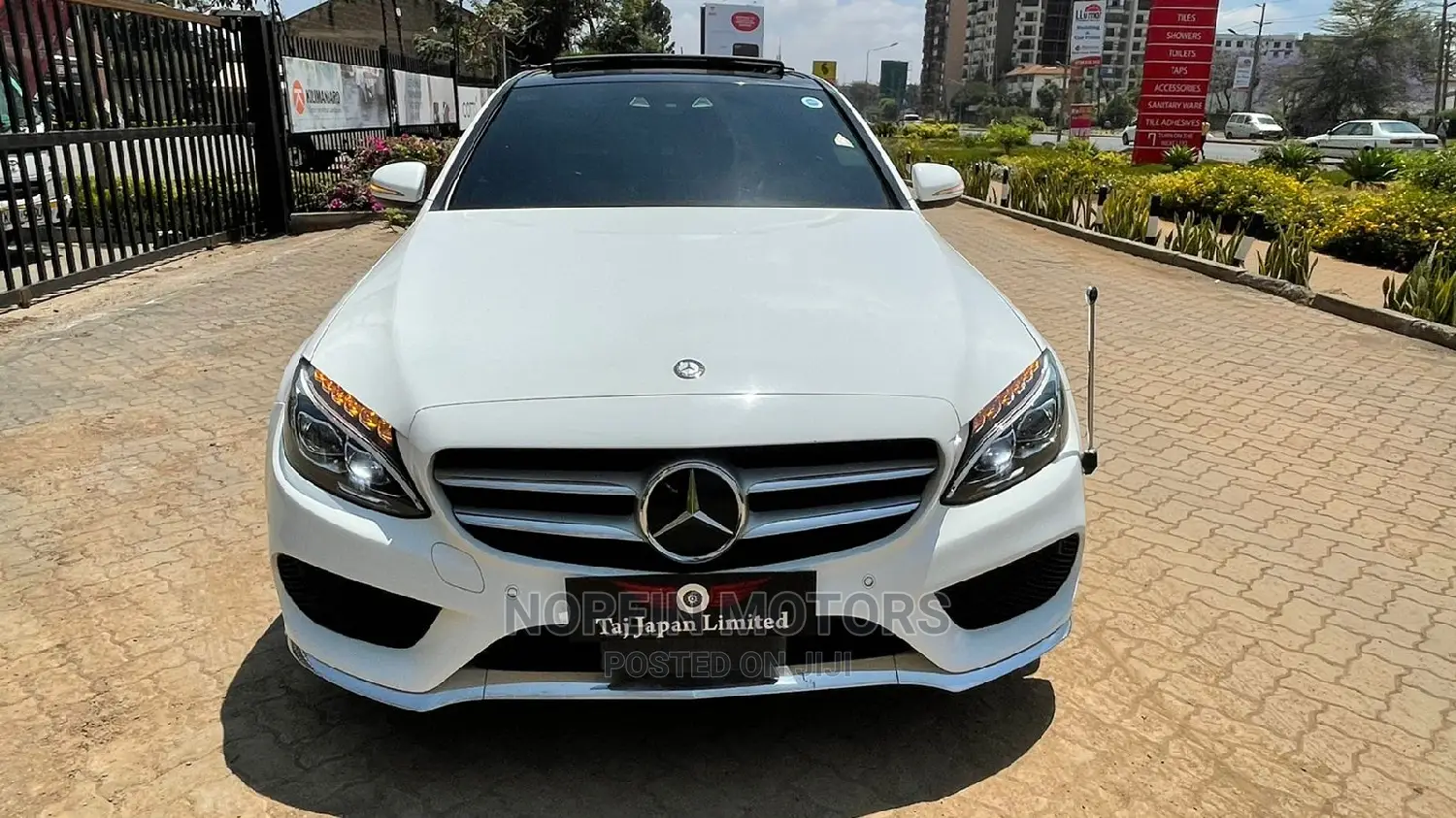 Mercedes-Benz C200 2015 Off White