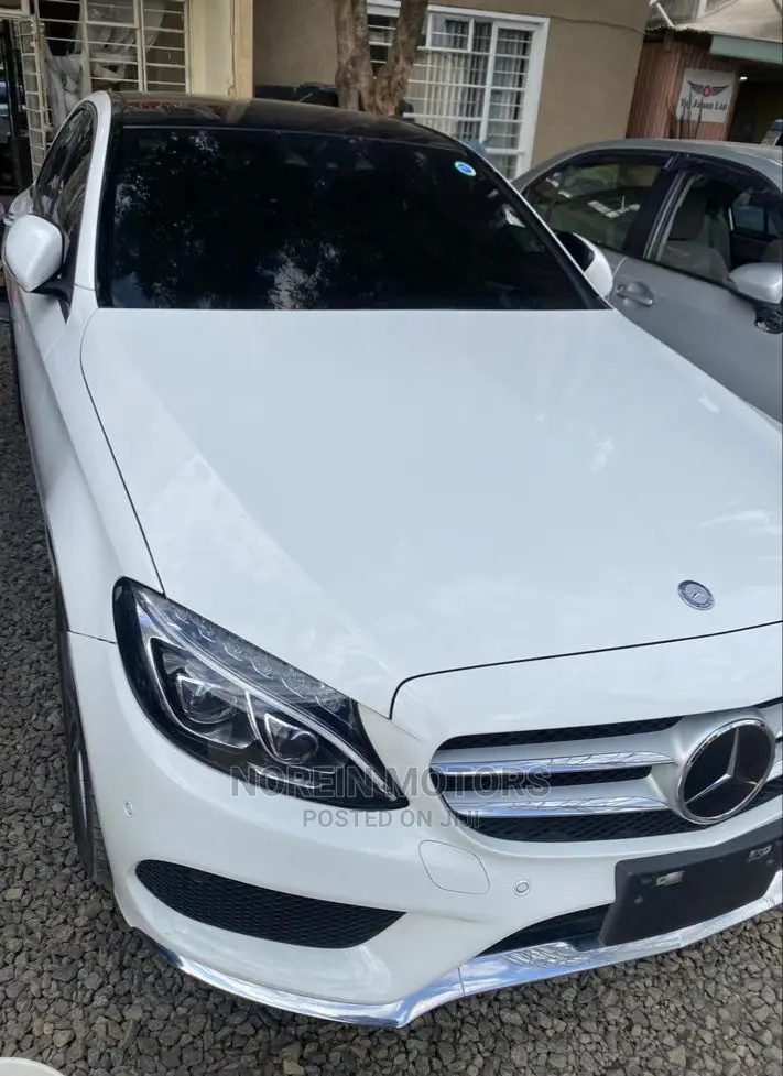 Mercedes-Benz C200 2015 Off White