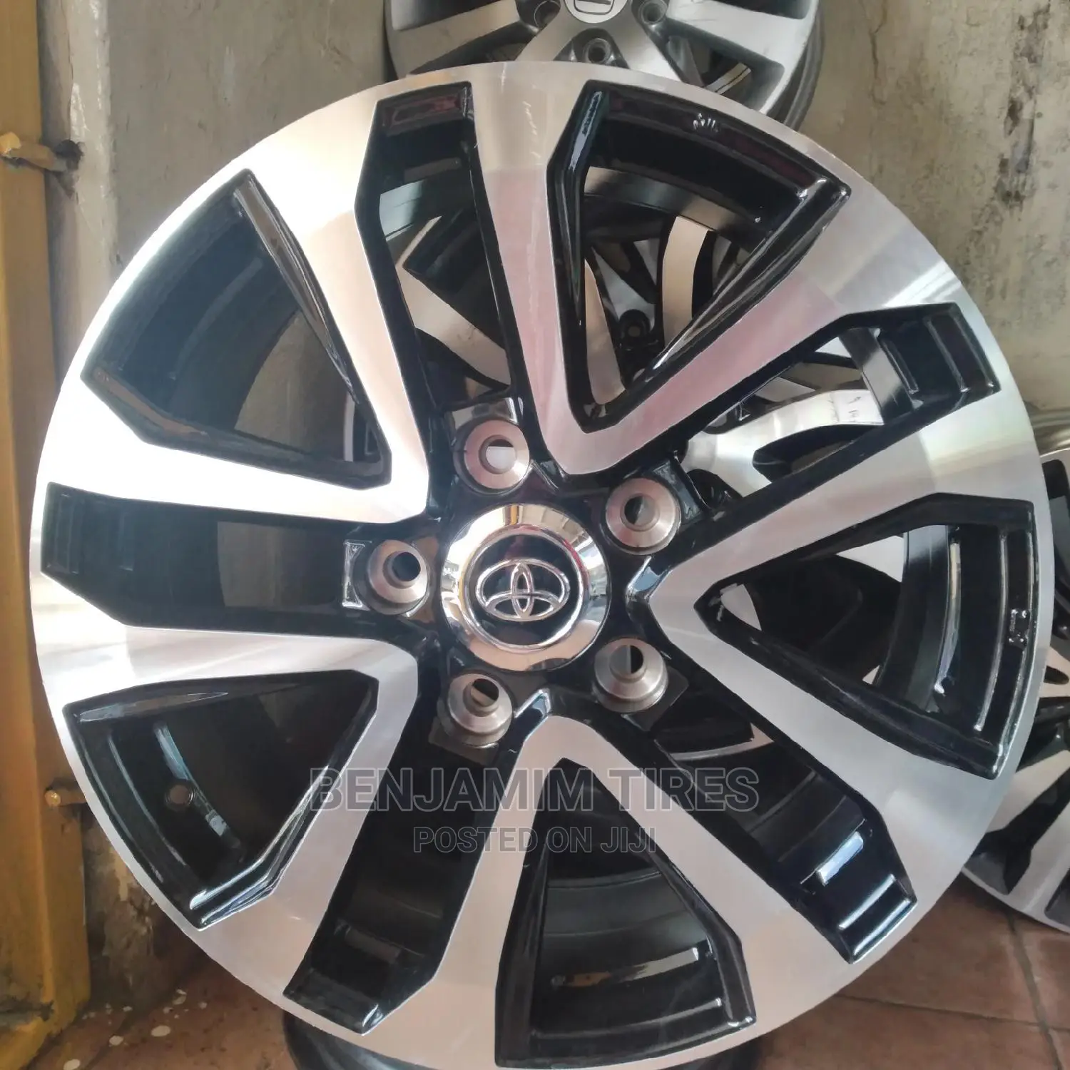 Alloy Rims Sizes 20 Inch for Landcruiser V8.