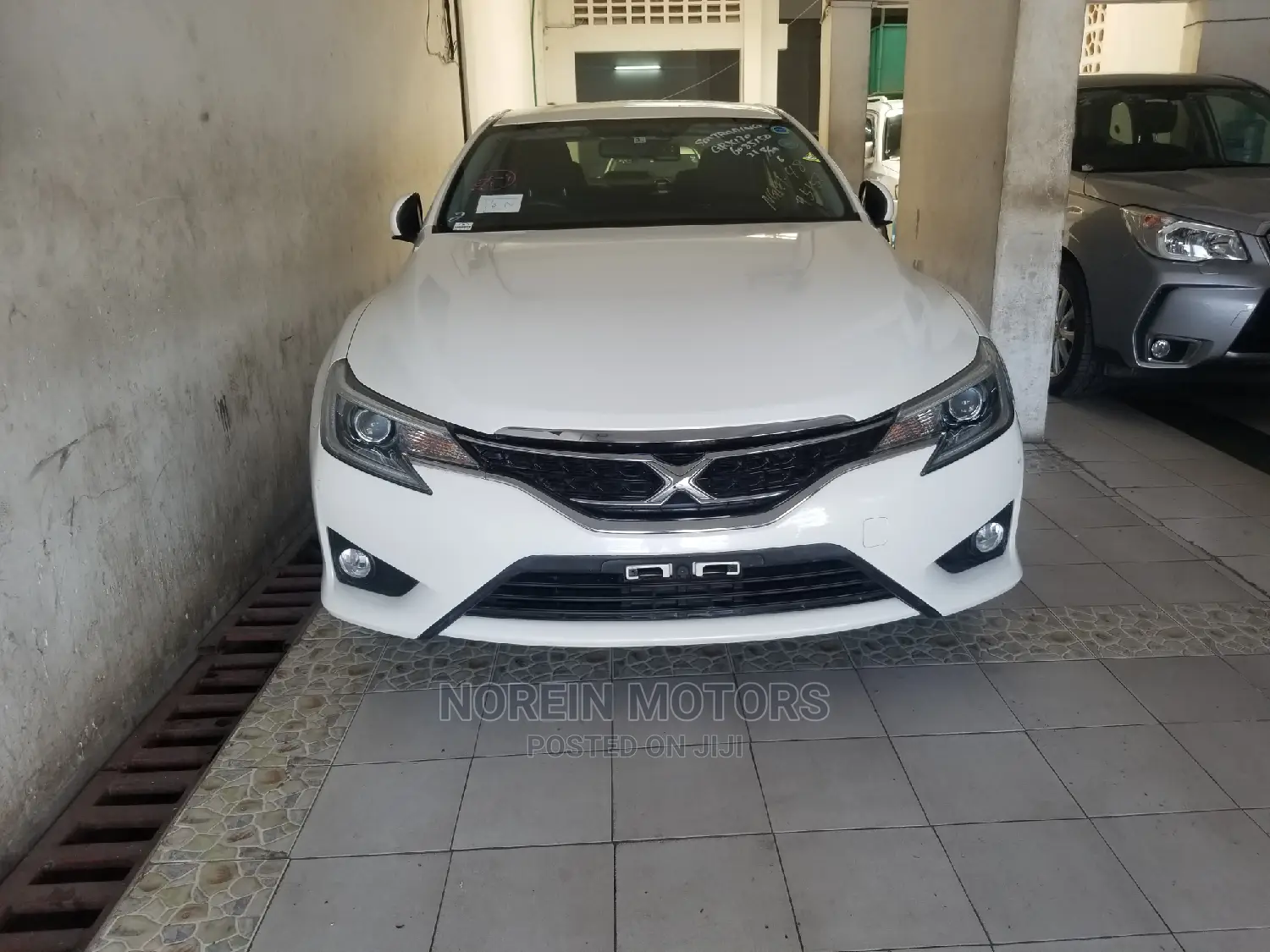 Toyota Mark X 2015 Off White