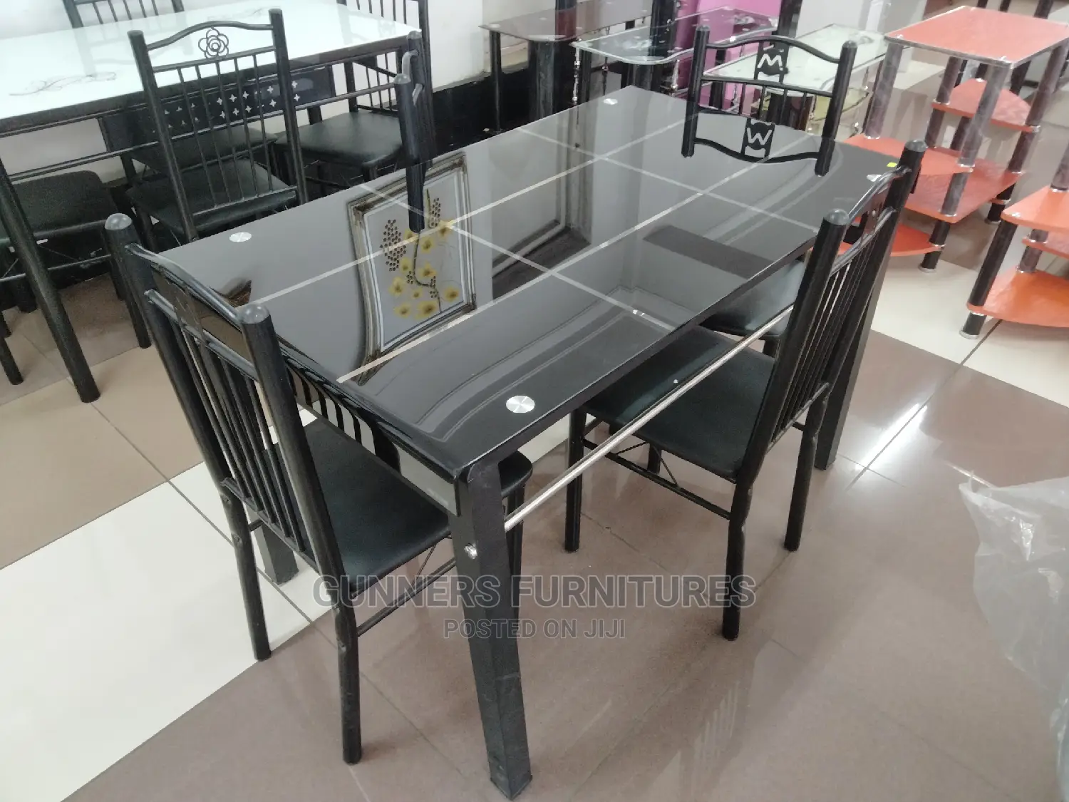 4 Seaters Dining Table Set.