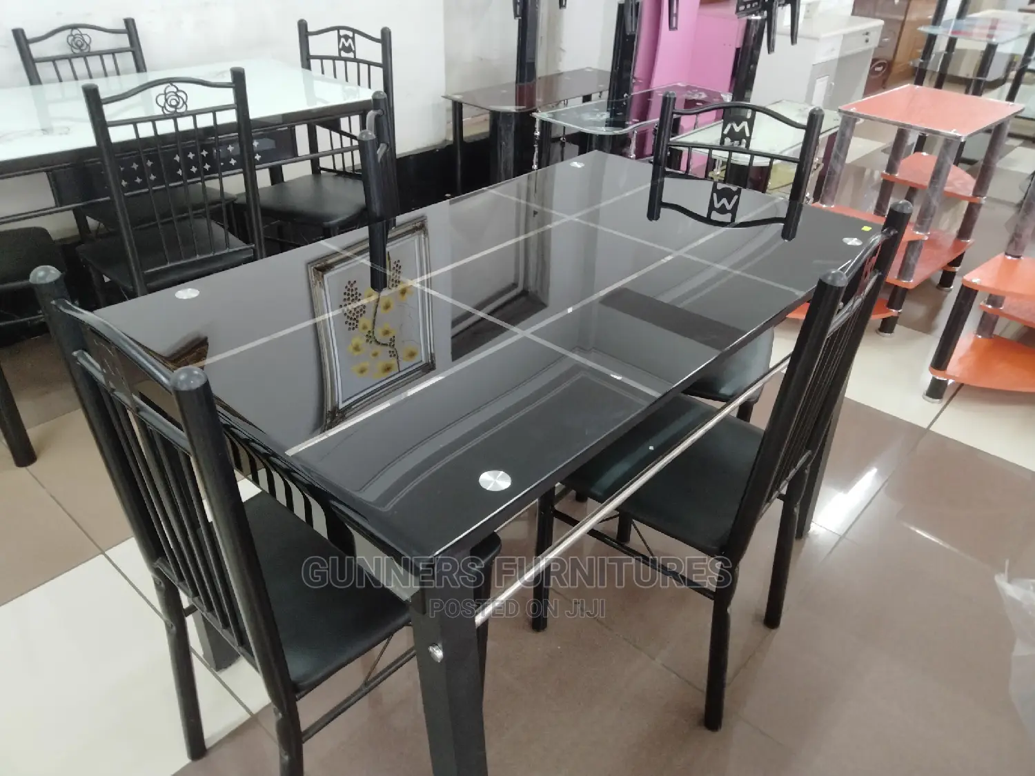 4 Seaters Dining Table Set.