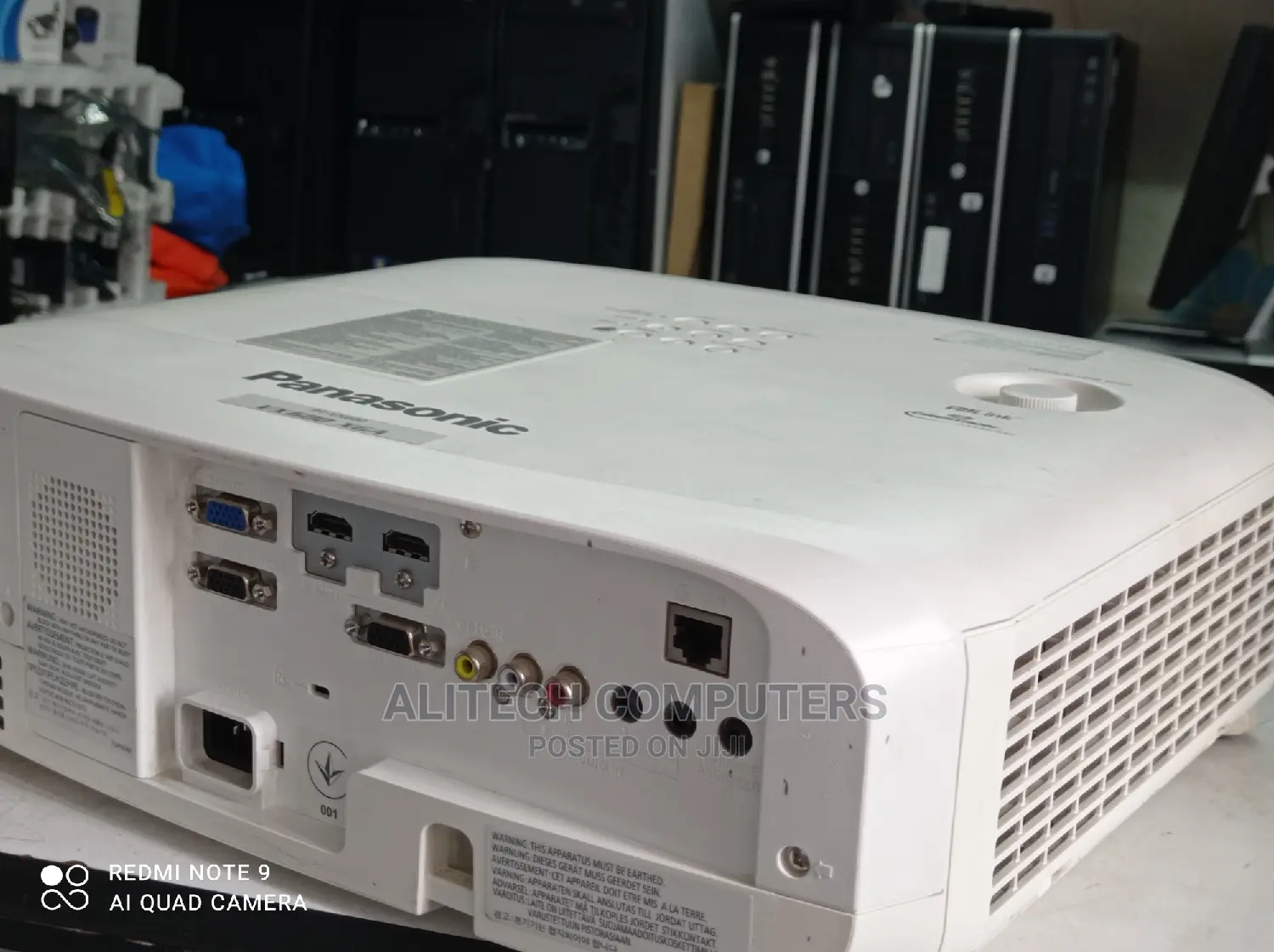 Panasonic Pt-Vx600 Projectors 5500 Lumens