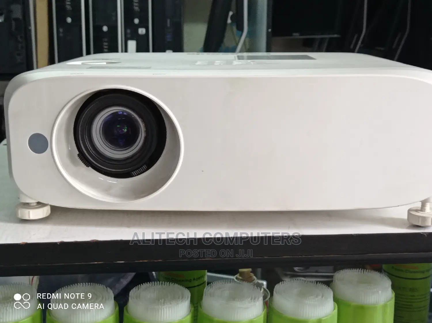 Panasonic Pt-Vx600 Projectors 5500 Lumens