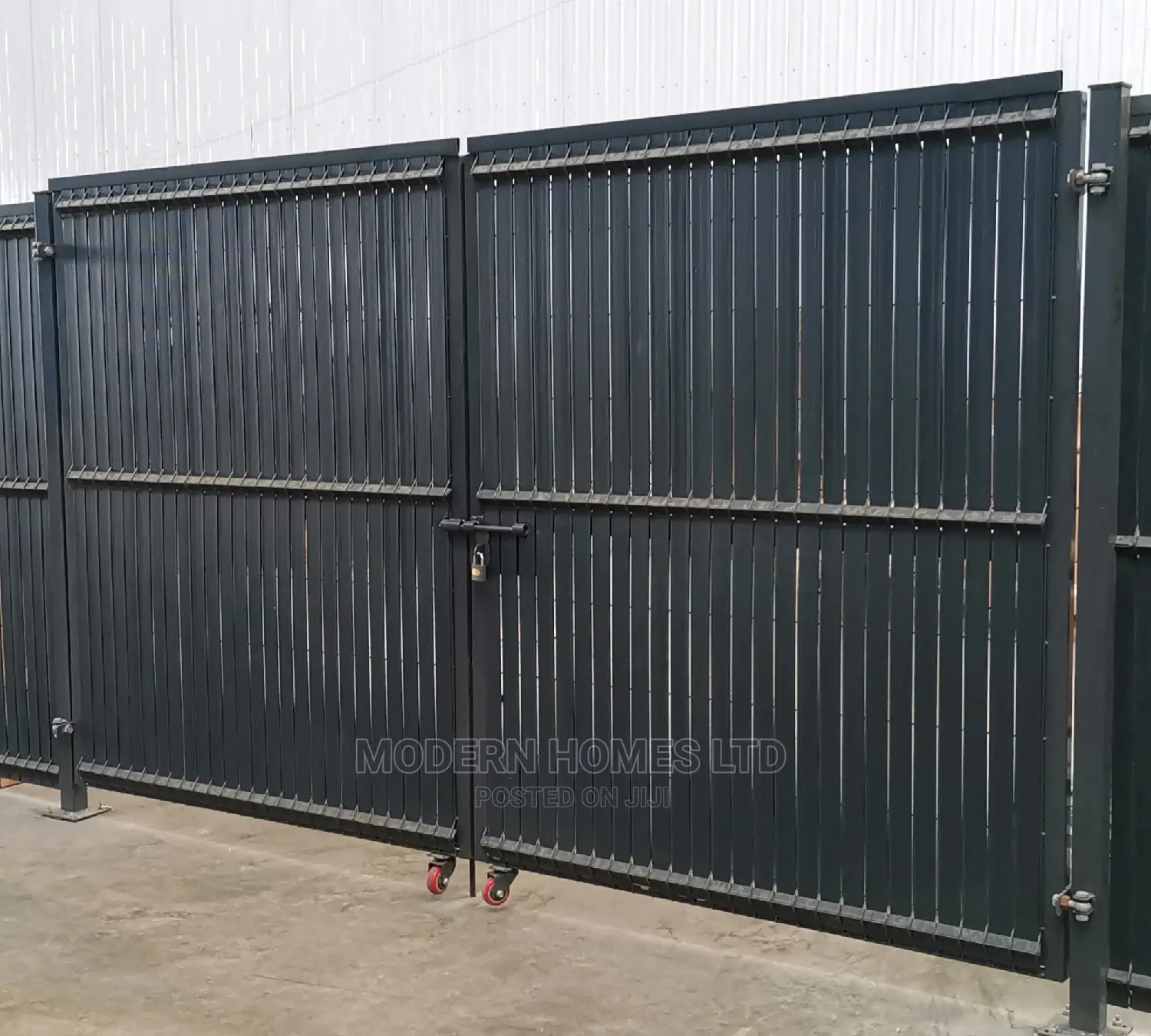 Modern Homes Double Gate/Motorized Gate for Home and Garden