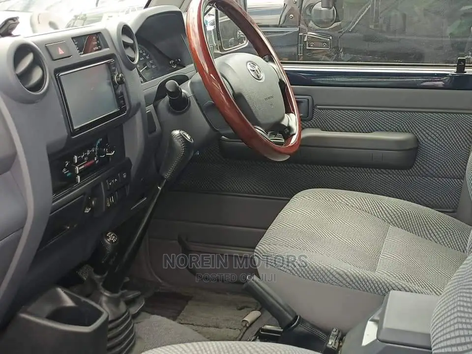 Toyota Land Cruiser 2015 Blue