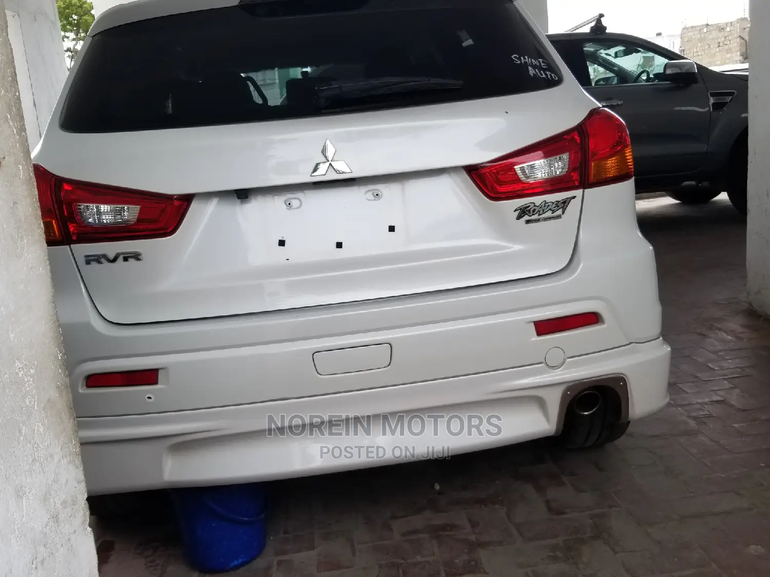 Mitsubishi RVR 2015 Off White