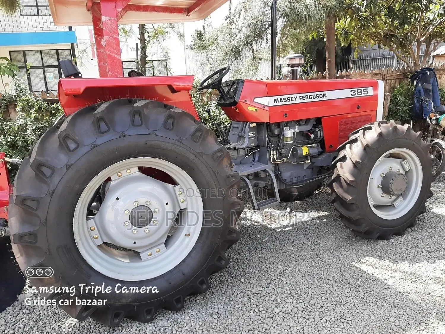 Massey Ferguson 385
