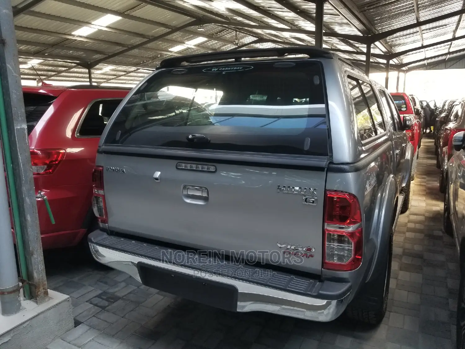 Toyota Hilux 2014 Gray