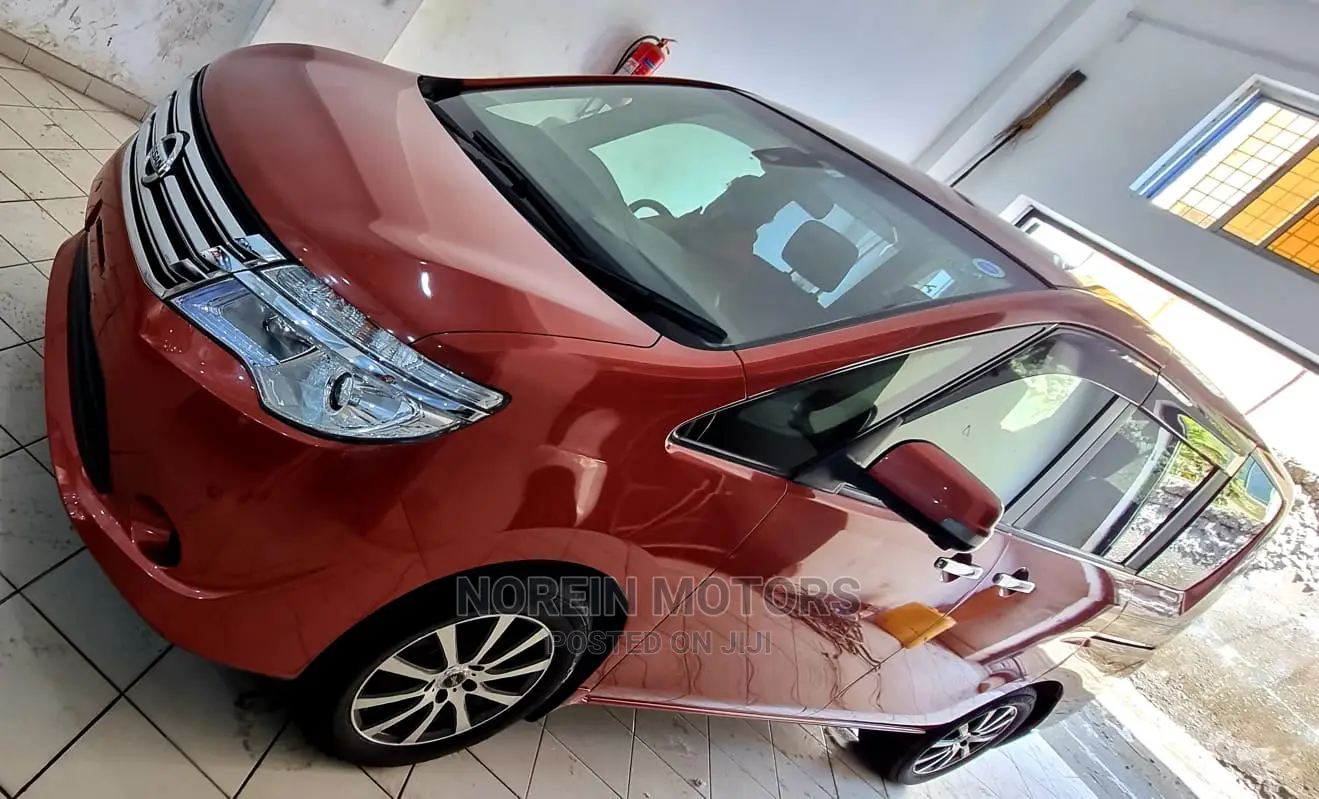Nissan Serena 2014 Orange