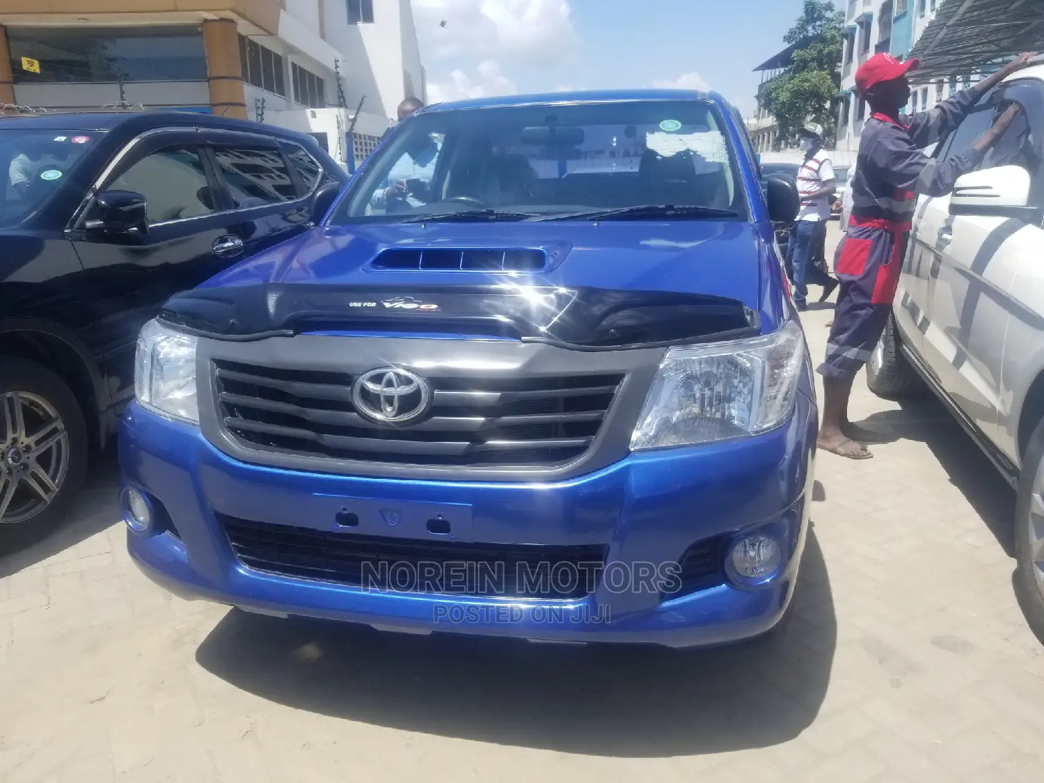 Toyota Hilux 2014 Blue