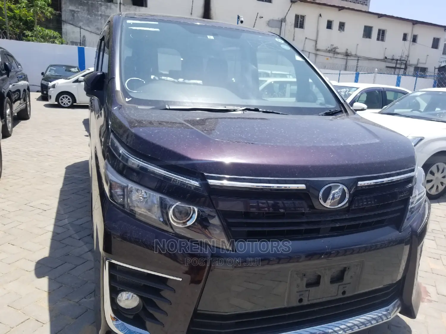 Toyota Voxy 2014 SV Premium Purple