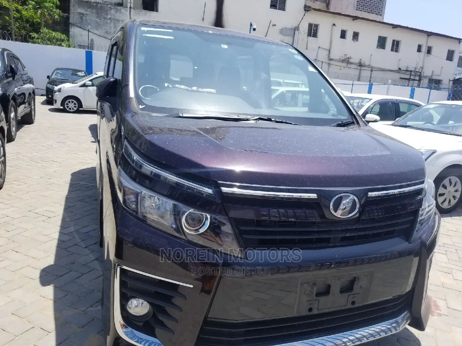 Toyota Voxy 2014 SV Premium Purple