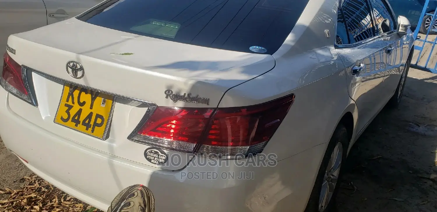 Toyota Crown 2013 White