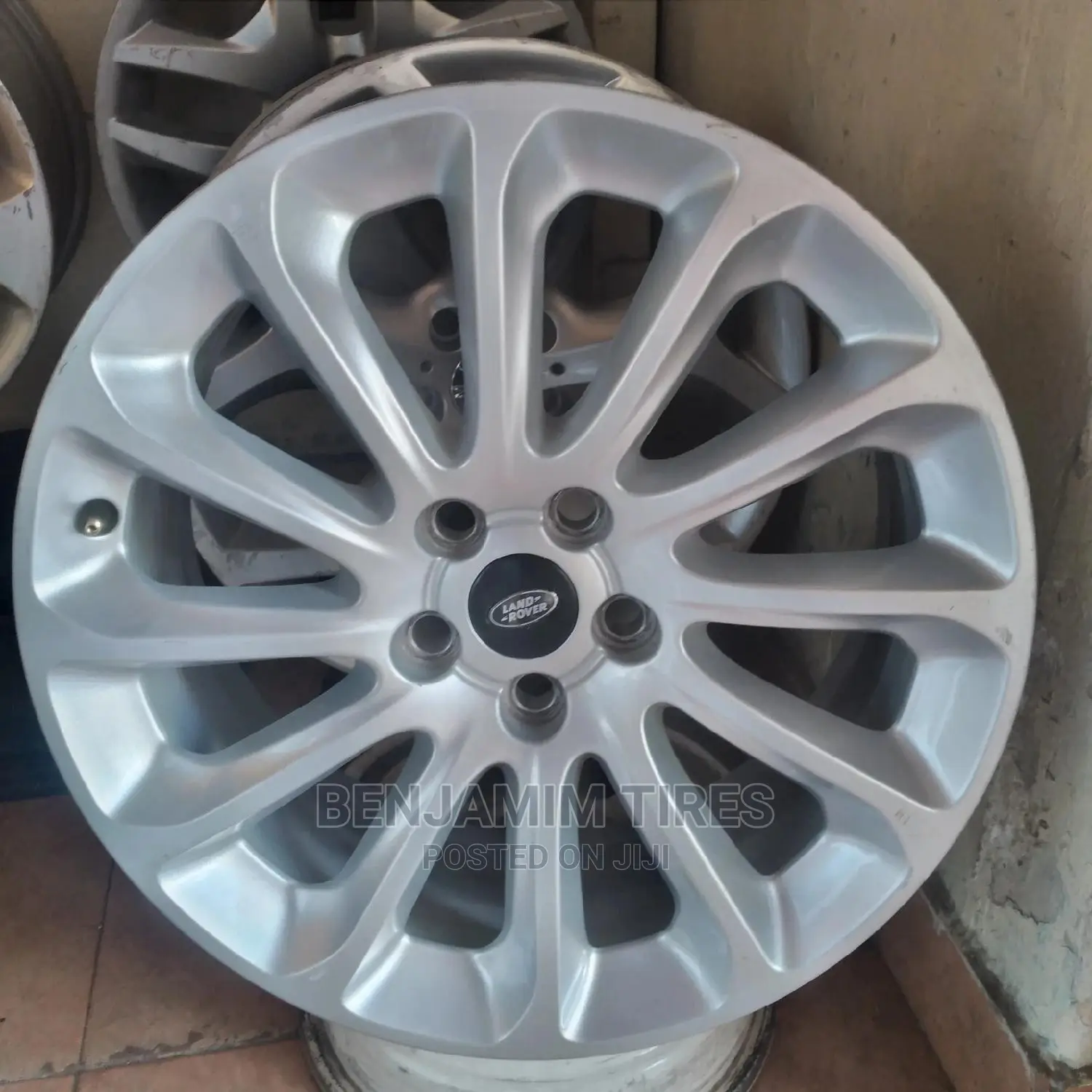 Original Rims Sizes 20 Inch Set for Ranger Rover.