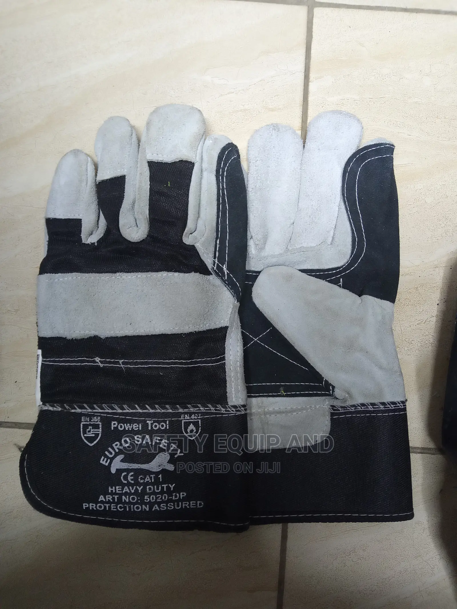 New Euro Safety Black and White Gloves