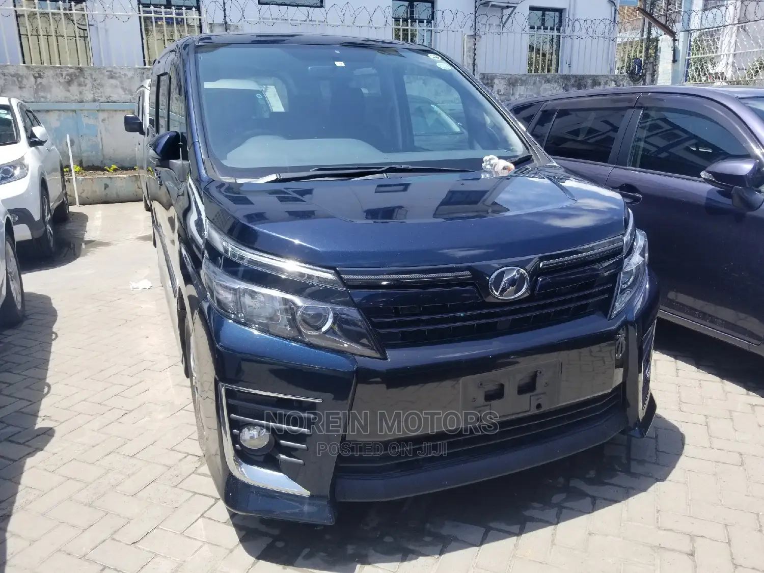 Toyota Voxy 2014 SV Premium Matt Black