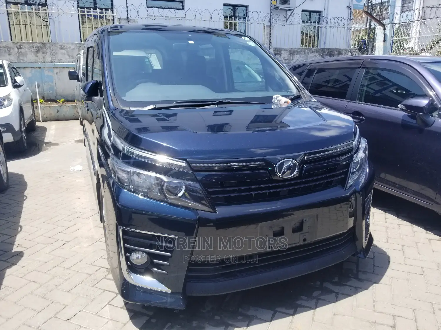 Toyota Voxy 2014 SV Premium Matt Black