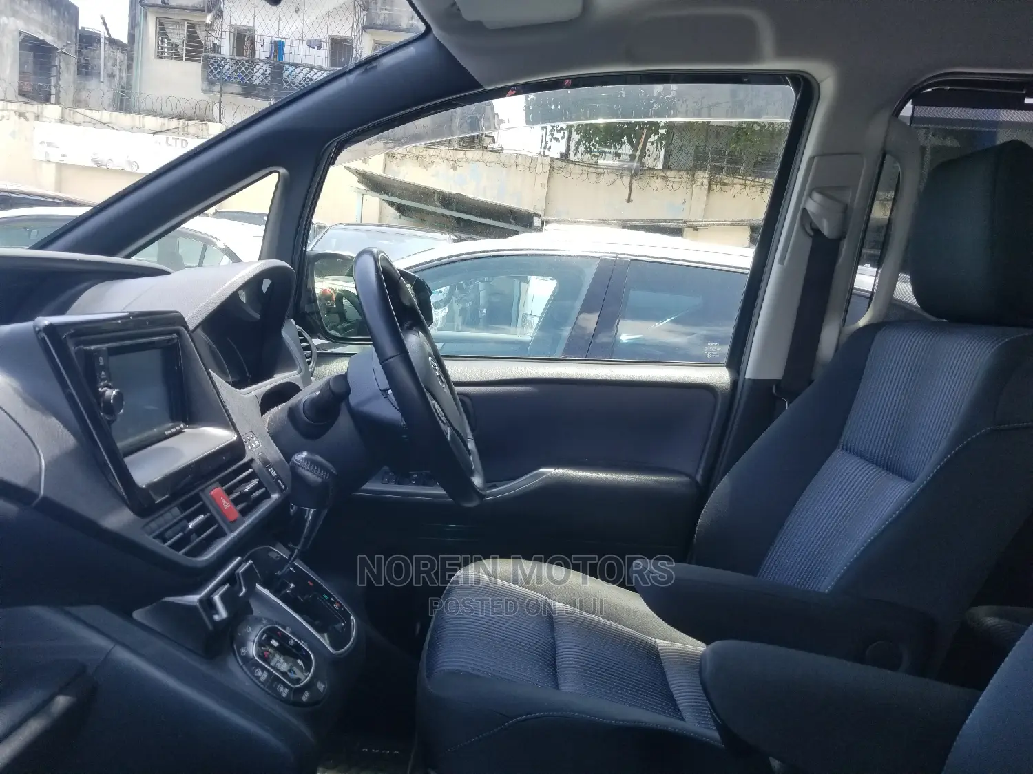 Toyota Voxy 2014 SV Premium Matt Black