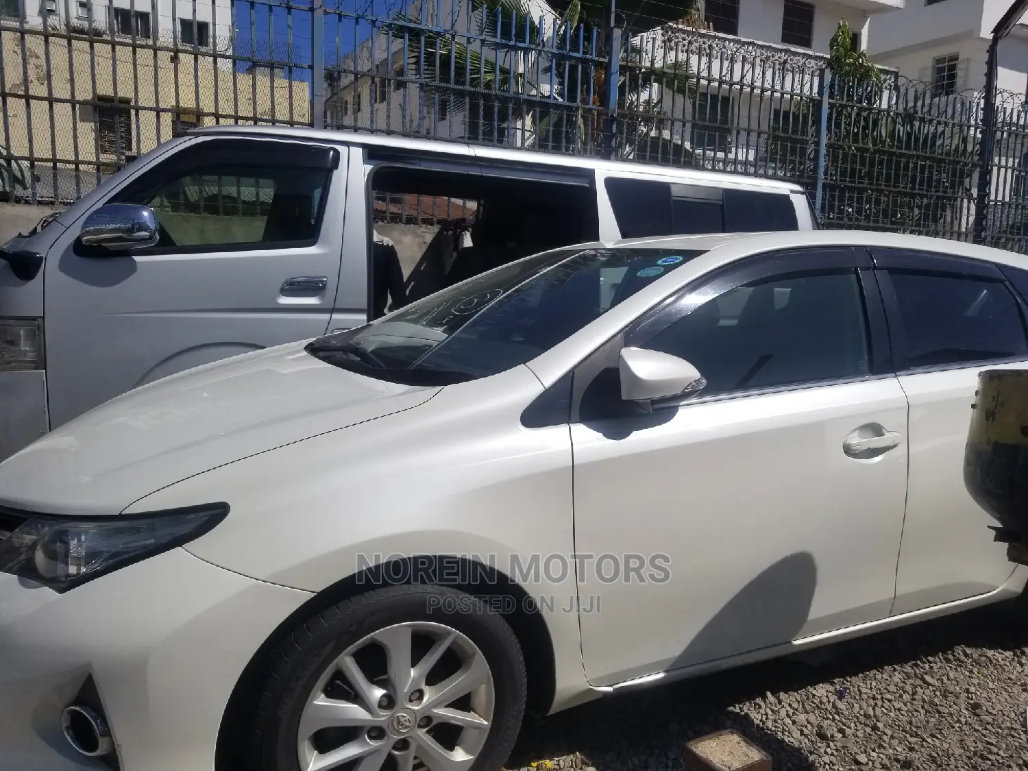 Toyota Auris 2015 Pearl