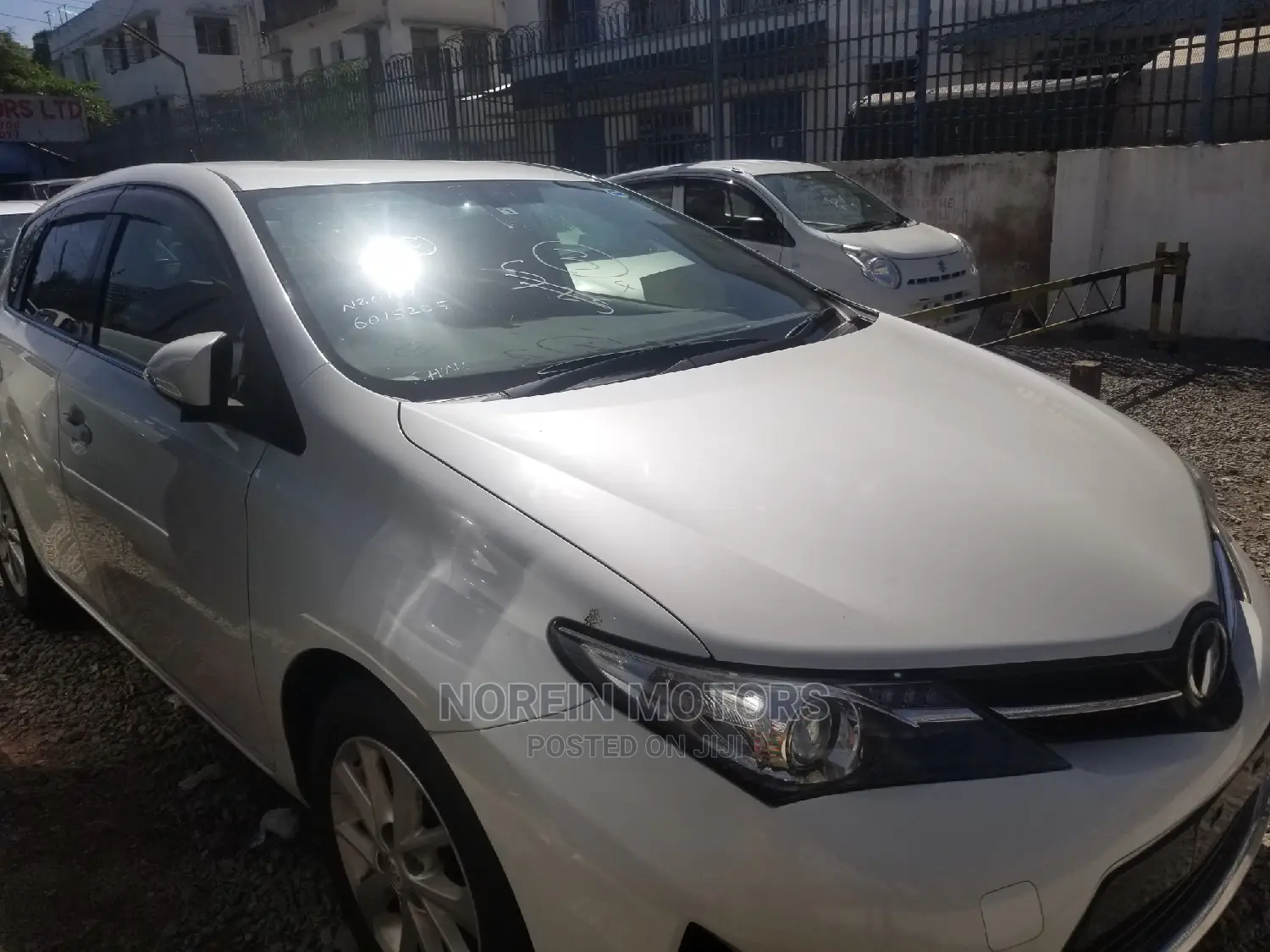 Toyota Auris 2015 Pearl