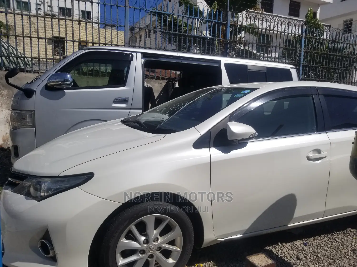 Toyota Auris 2015 Pearl