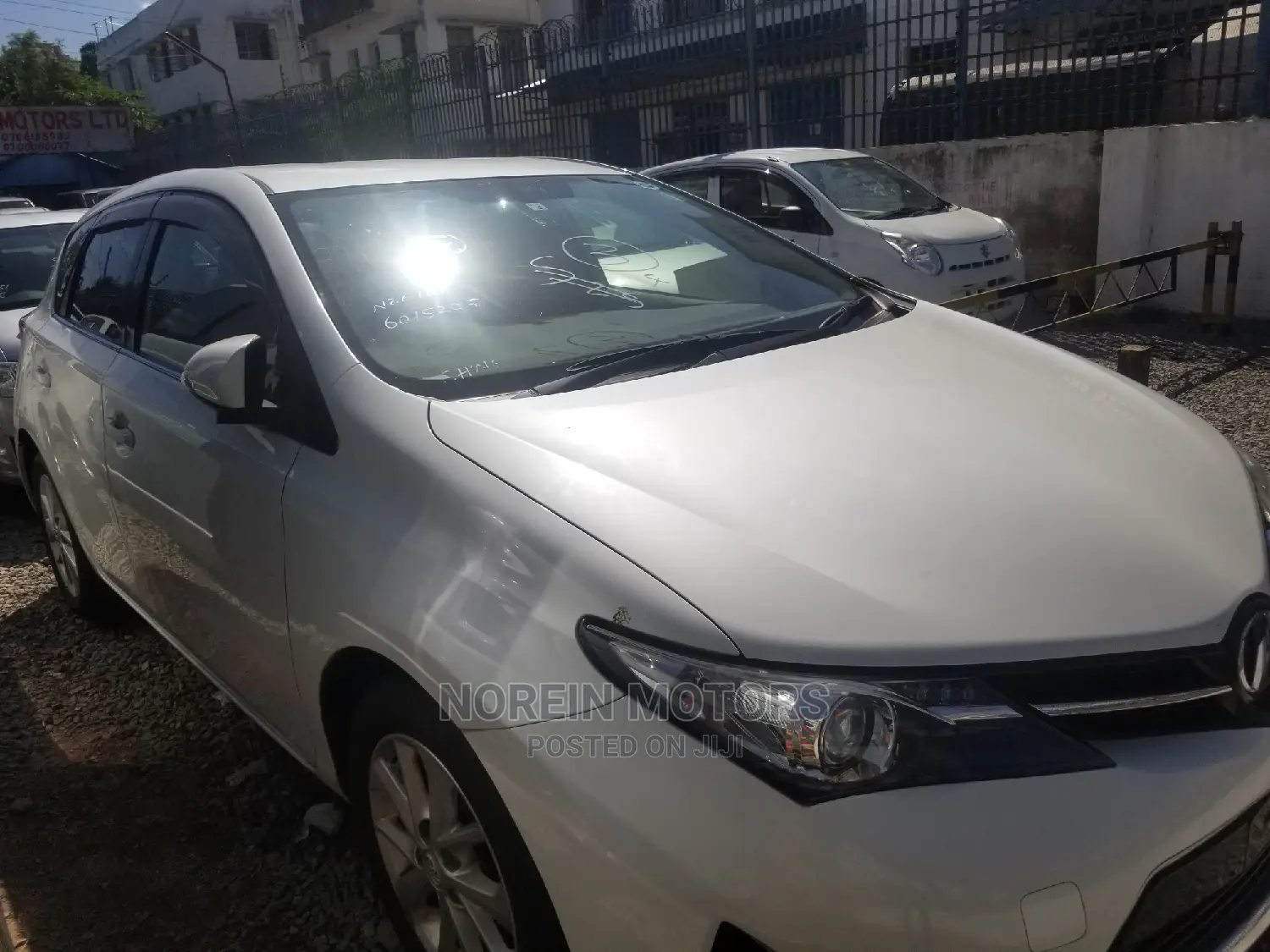 Toyota Auris 2015 Pearl