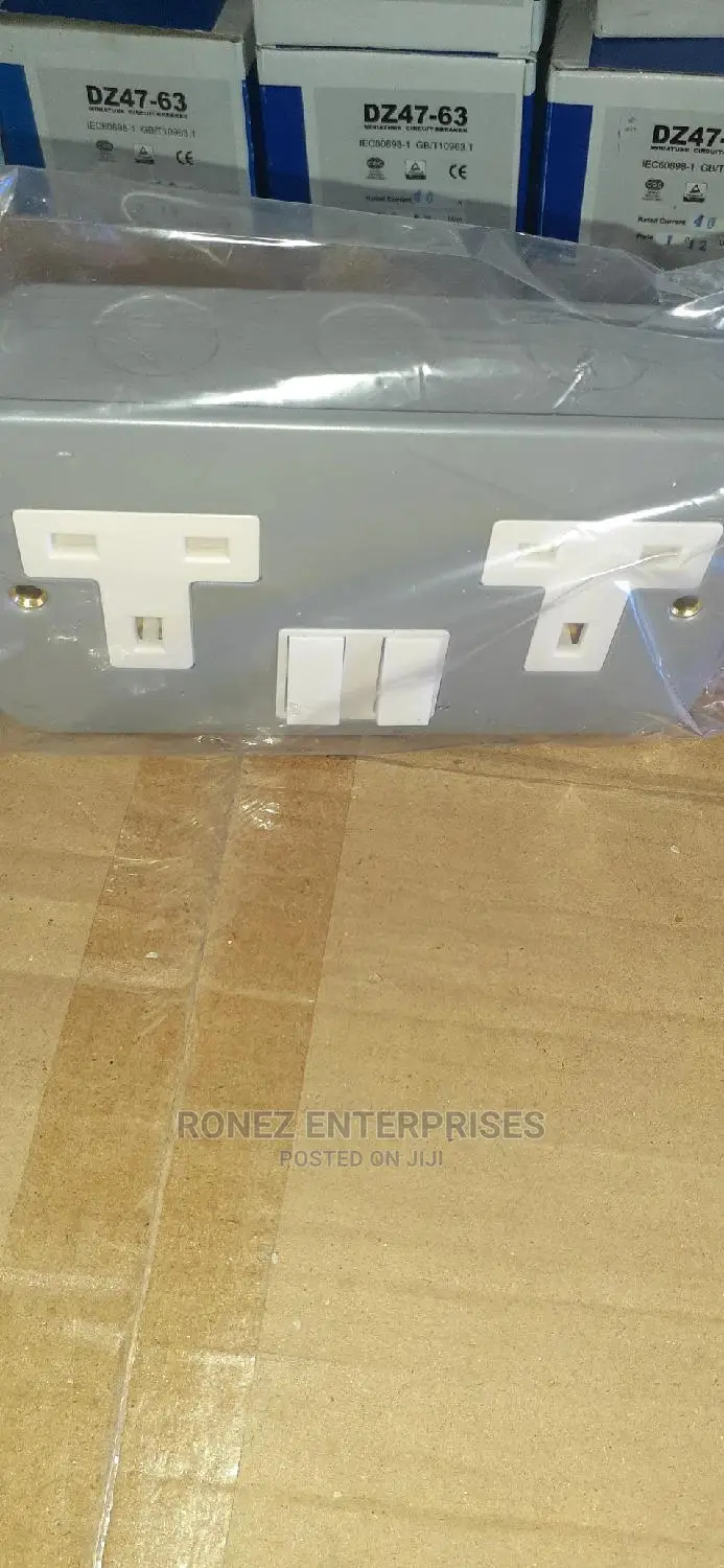 Metal Twin Socket