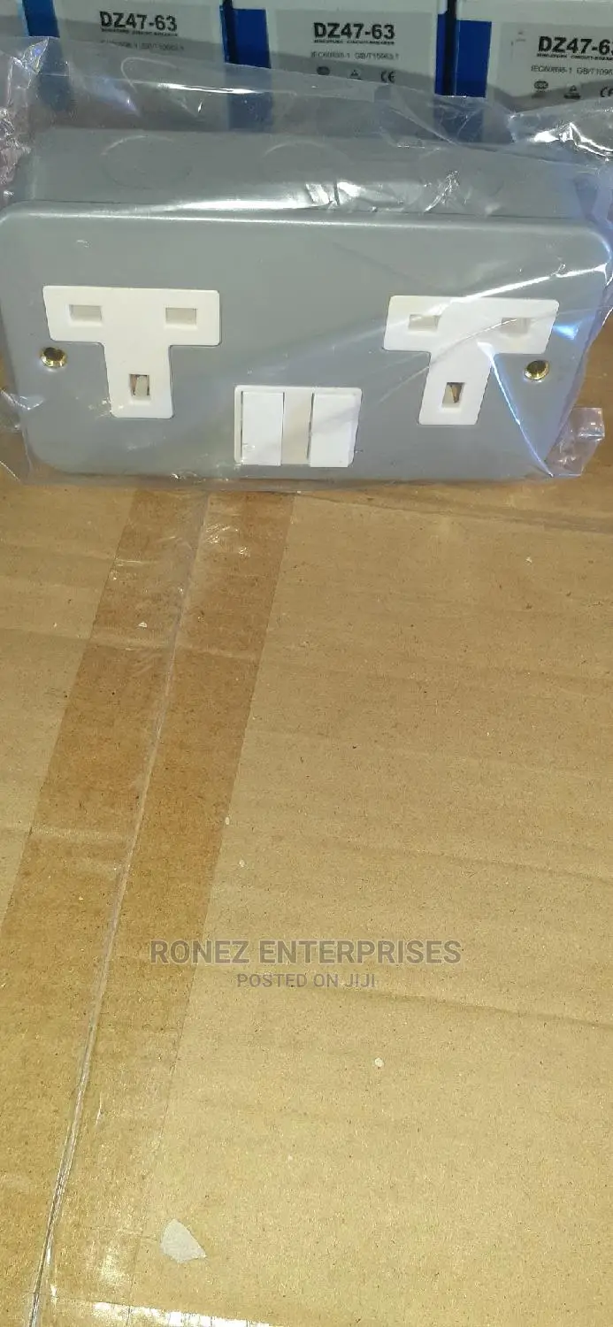 Metal Twin Socket