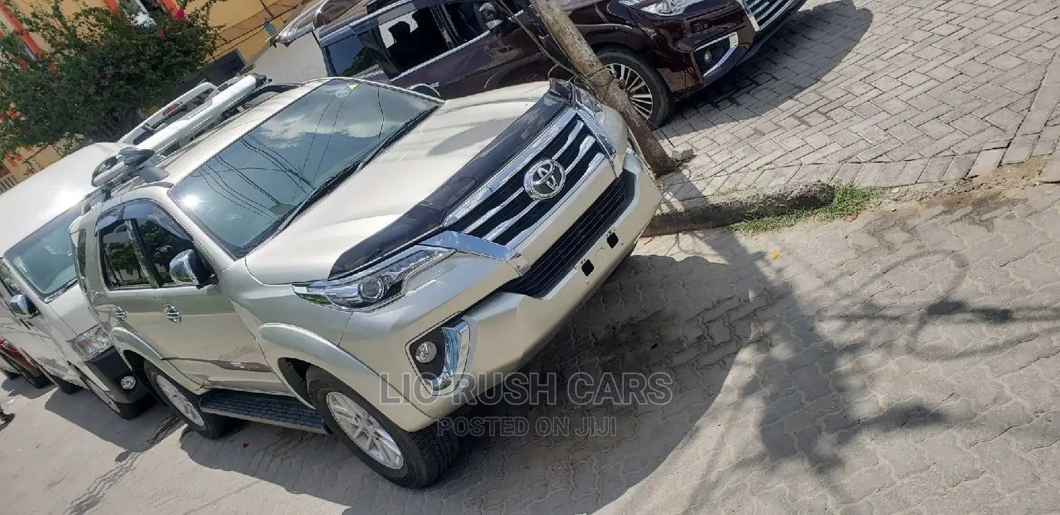 Toyota Fortuner 2015 Silver