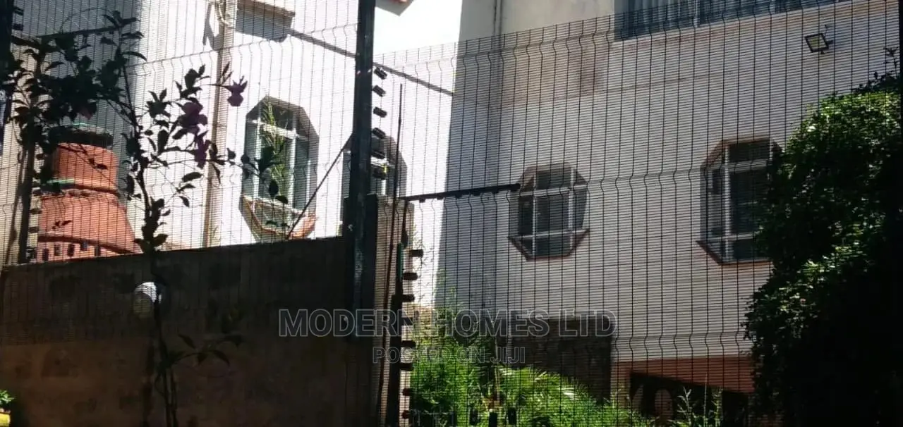 Wall Top 358 Anti-Climb and Anti-Cut High Security Fence