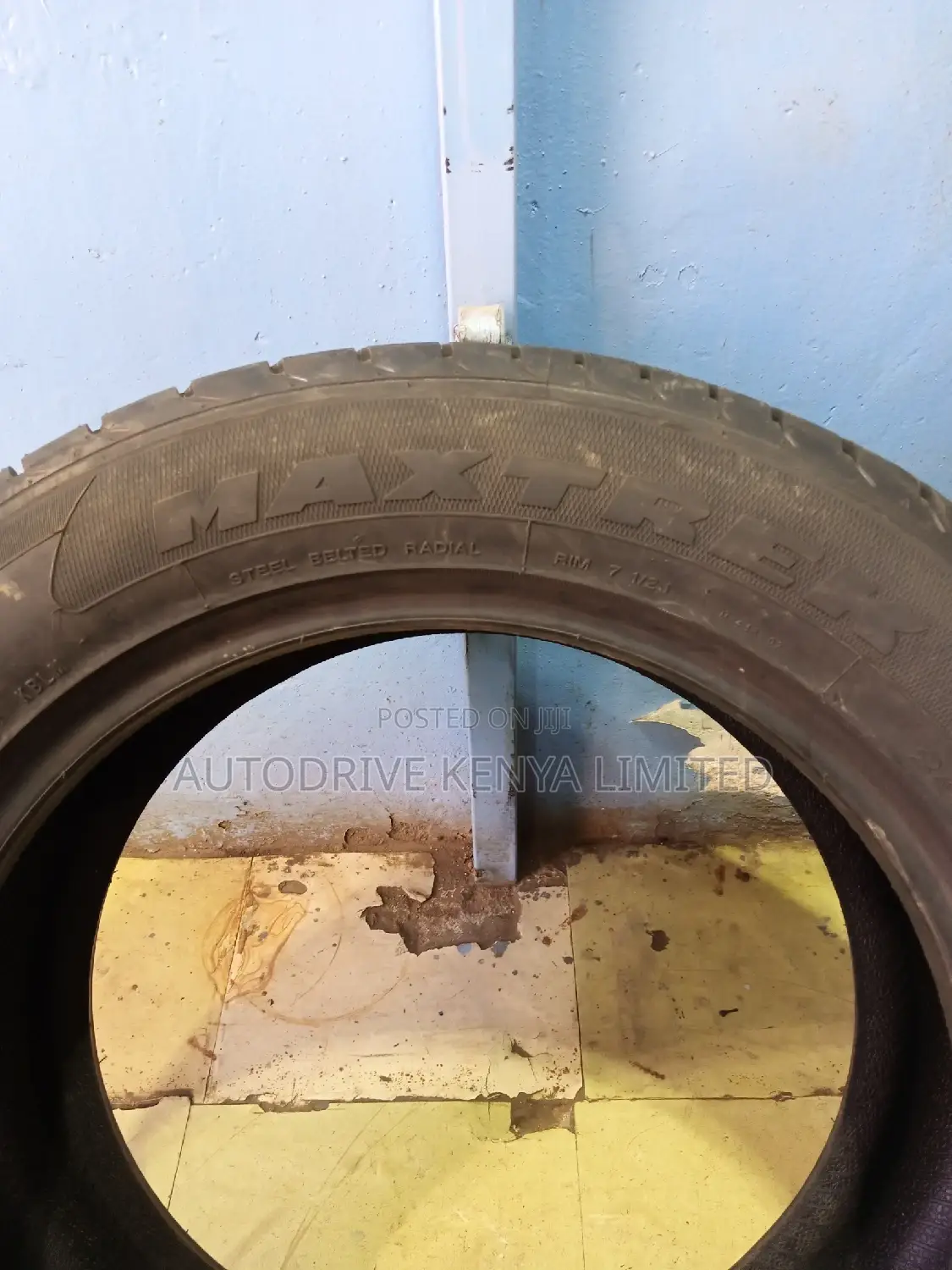 235/55r17 Maxtrek 103V