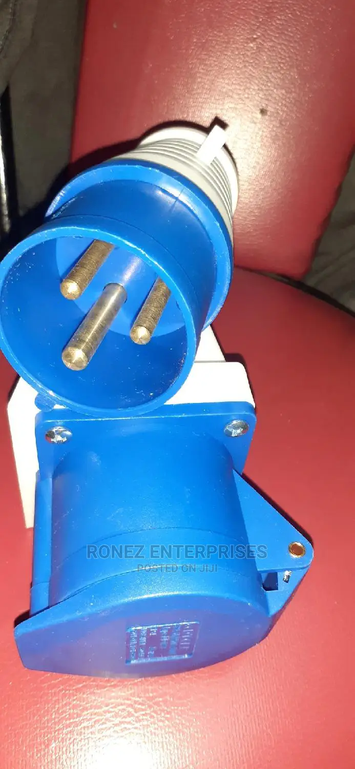 Industrial Socket 32amps 3pin