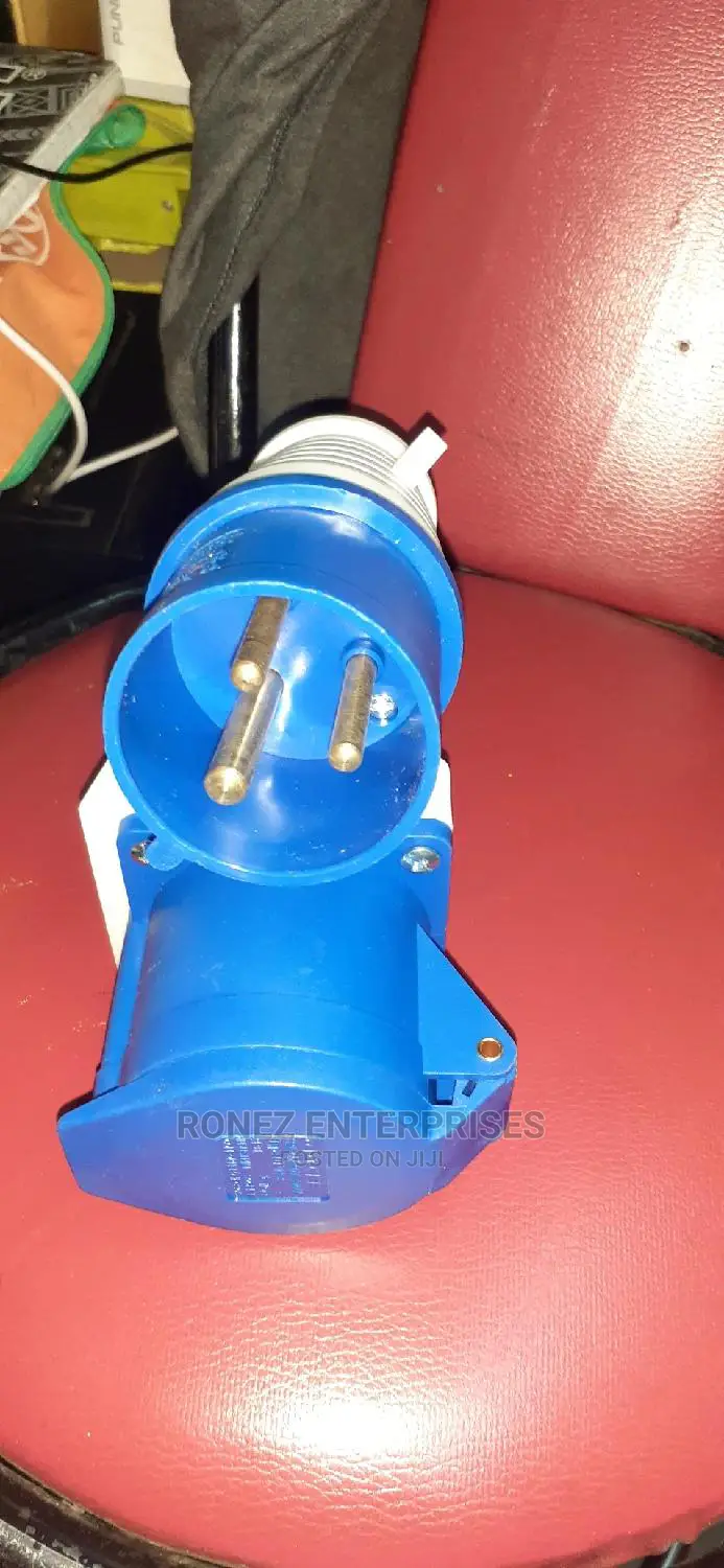 Industrial Socket 32amps 3pin