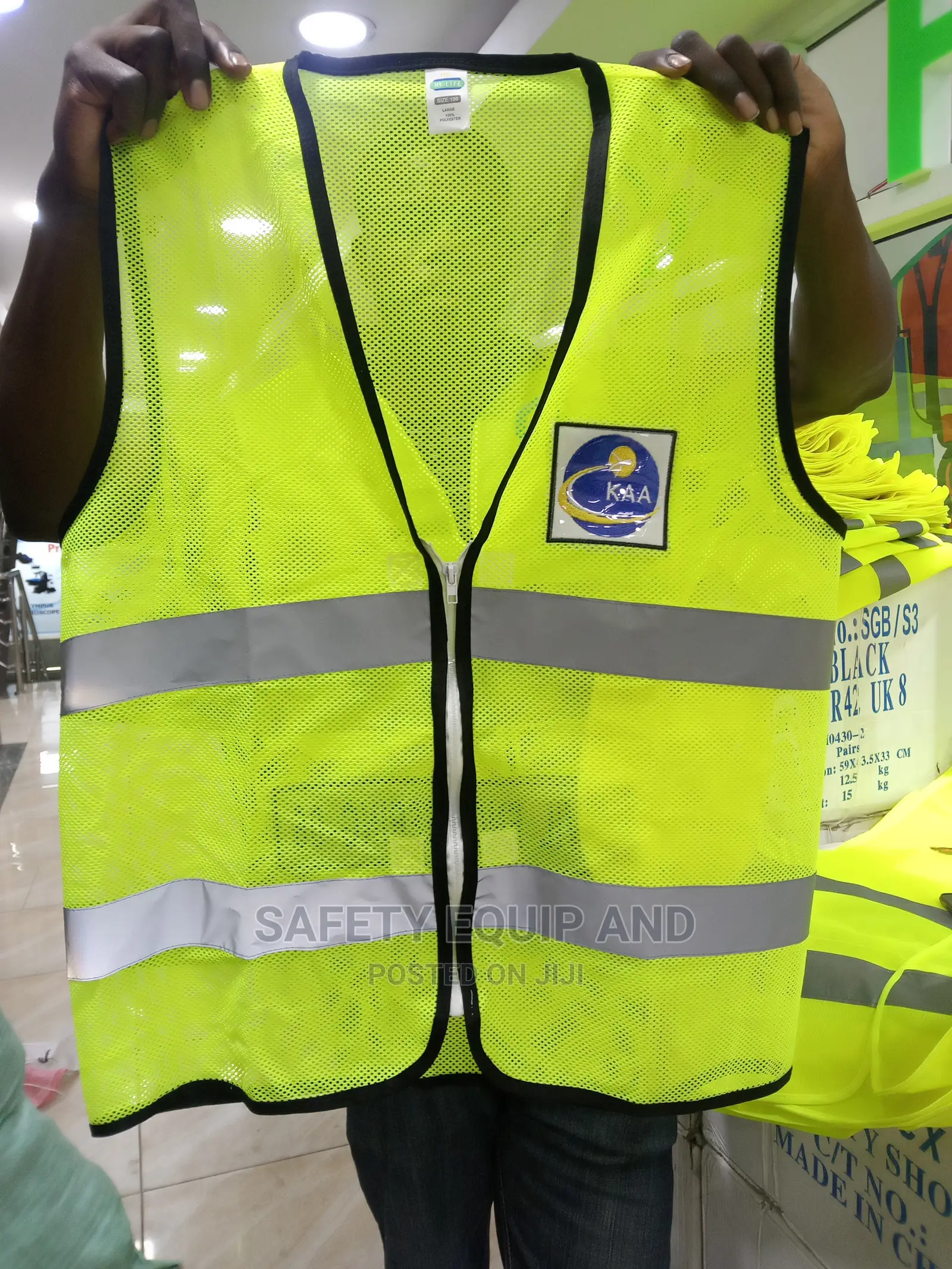 Luminous Netted Reflective Vests for Engineers