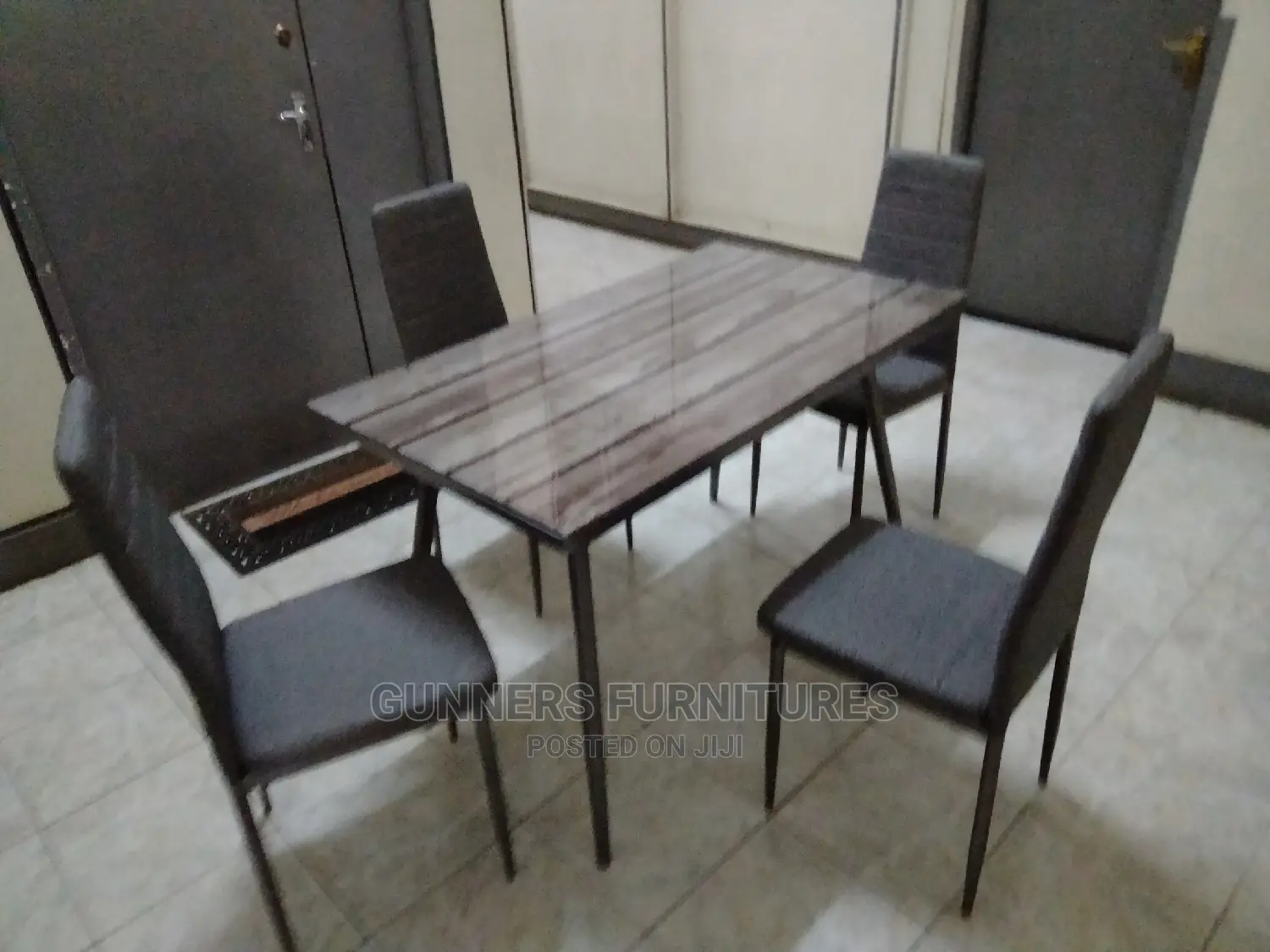 4 Seaters Dining Table.
