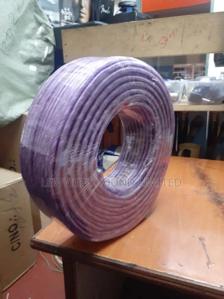 Roll Microphone Cable