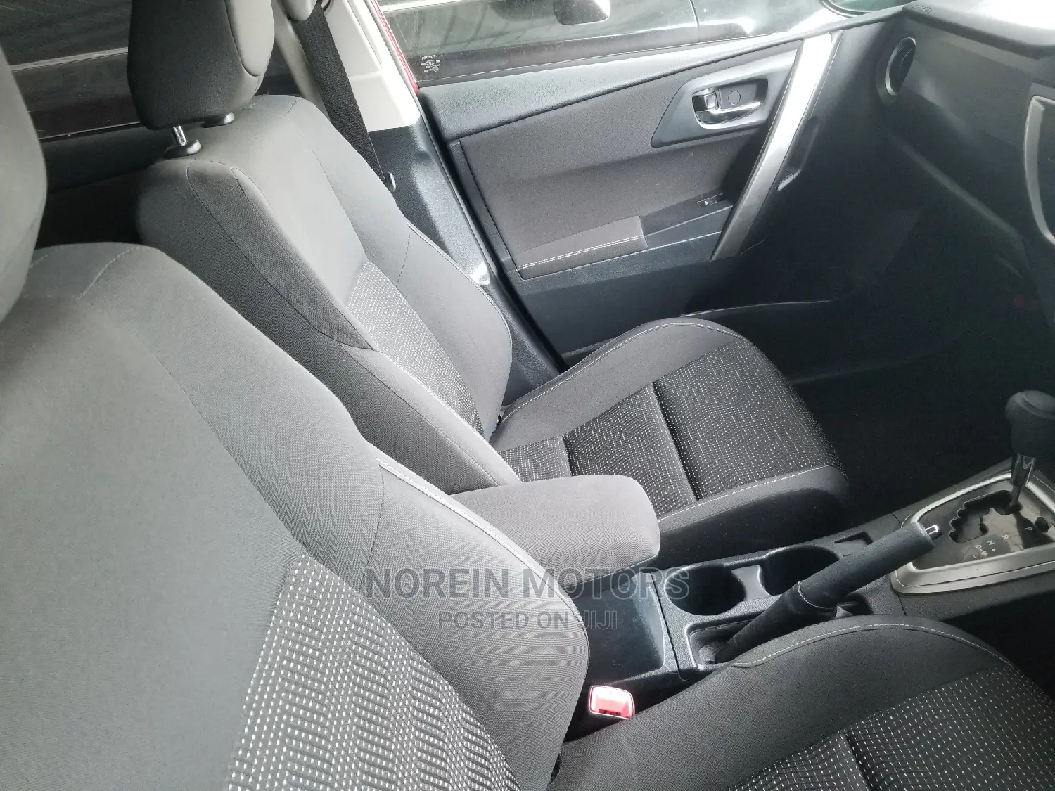 Toyota Auris 2015 Burgandy