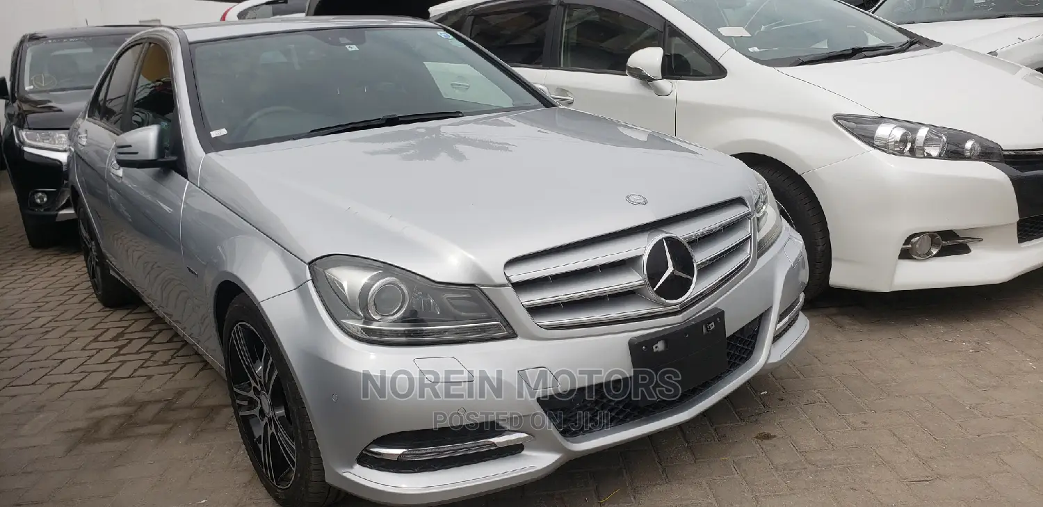 Mercedes-Benz C180 2014 Burgandy