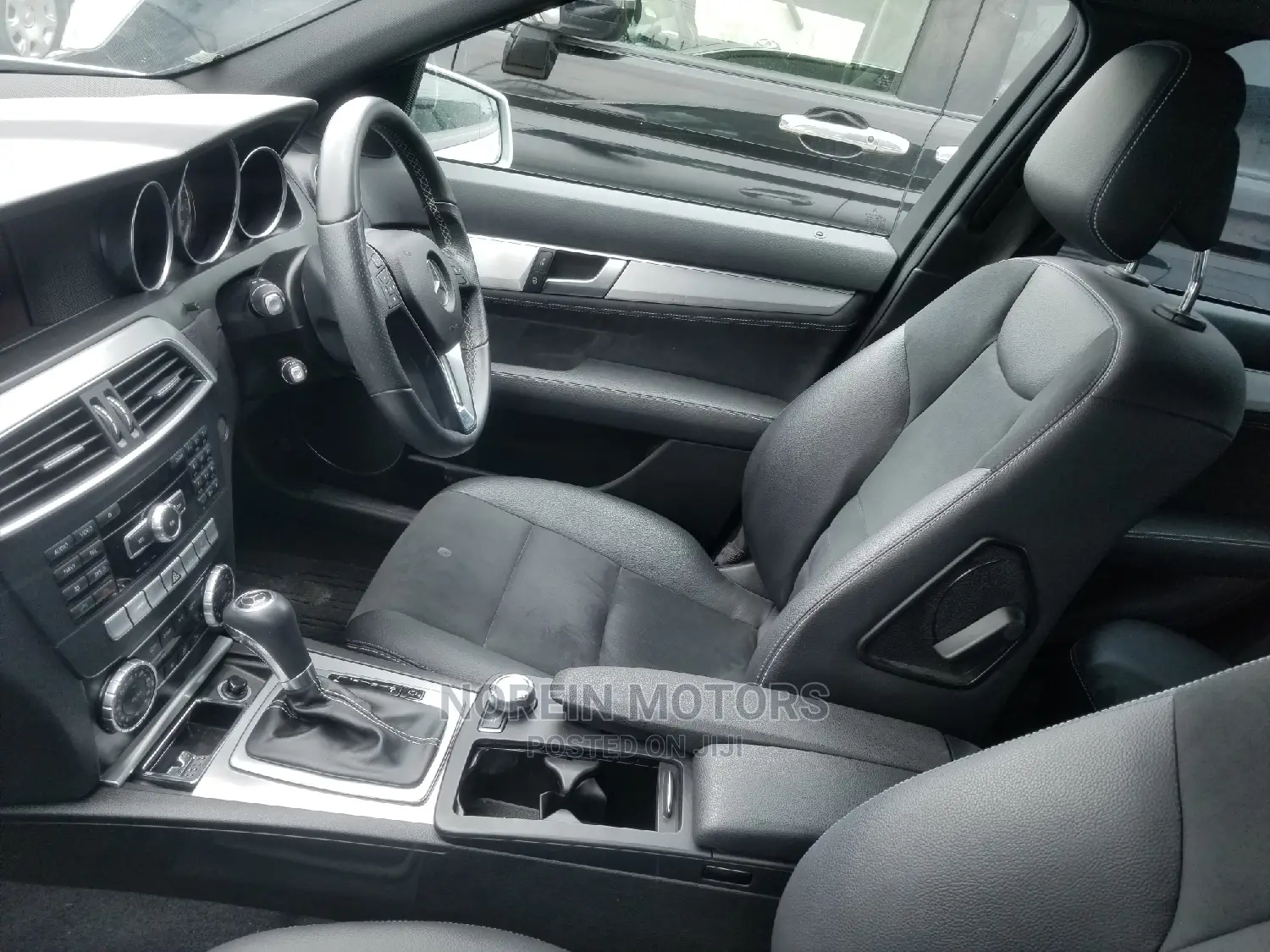 Mercedes-Benz C180 2014 Ivory