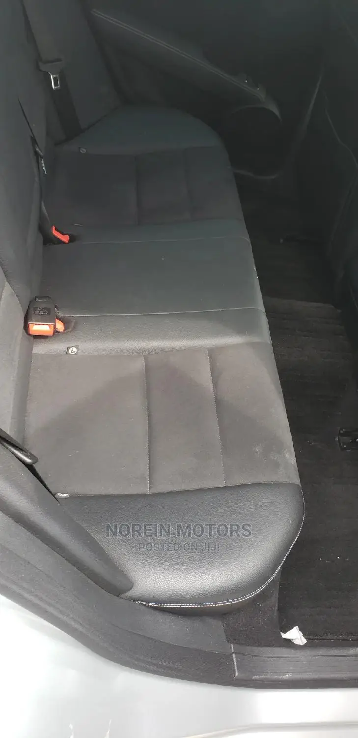 Mercedes-Benz C180 2014 Burgandy