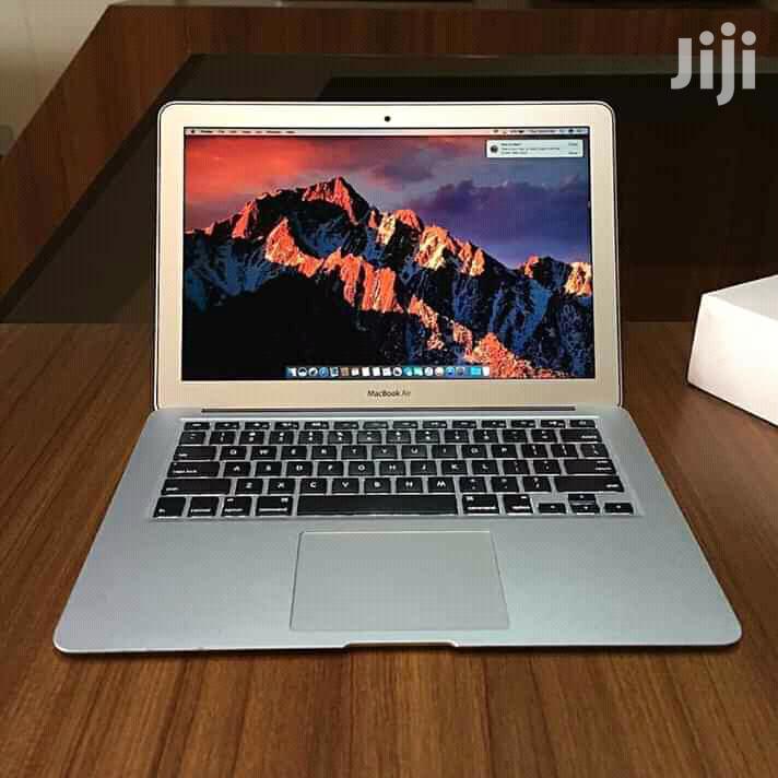 Apple Macbook Air 4GB Intel Core i5 SSD 256GB