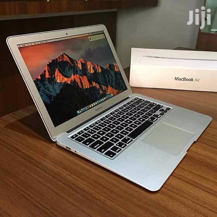 Apple Macbook Air 4GB Intel Core i5 SSD 256GB