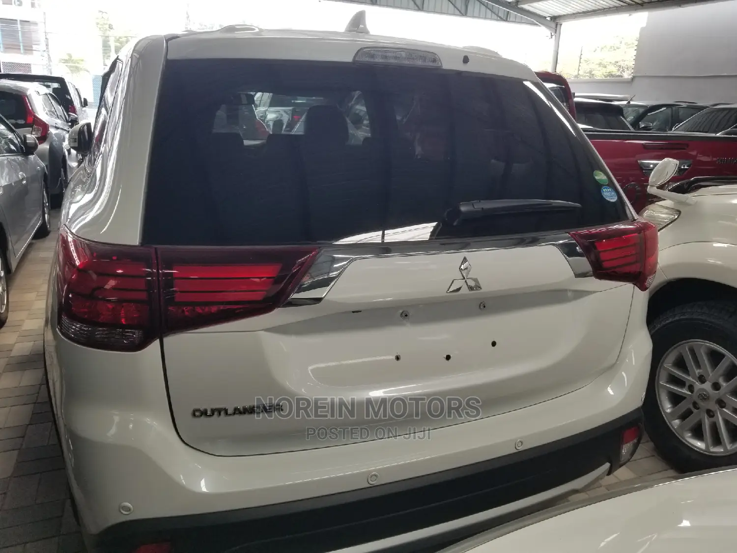 Mitsubishi Outlander 2015 Off White
