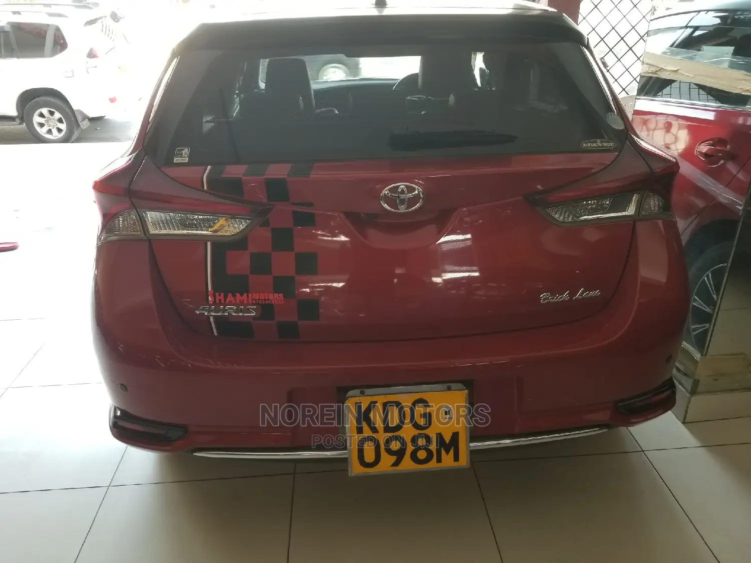 Toyota Auris 2014 Red