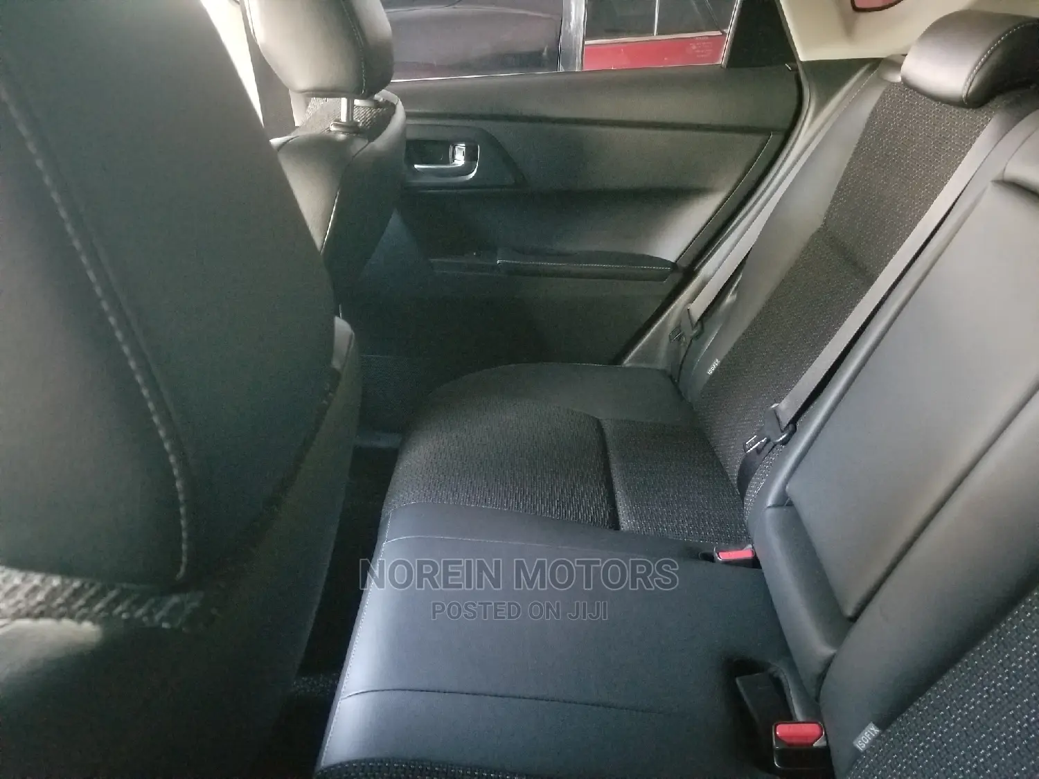 Toyota Auris 2014 Red