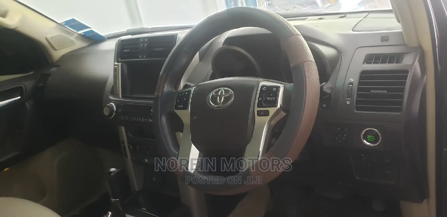 Toyota Land Cruiser Prado 2012 Gray